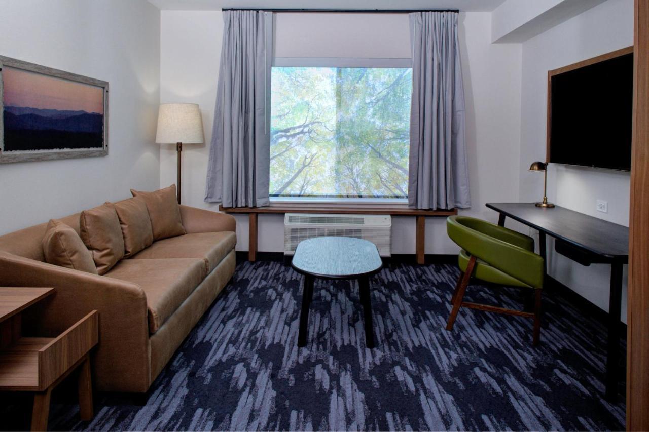 Fairfield Inn & Suites By Marriott Allentown West Breinigsville Exterior photo